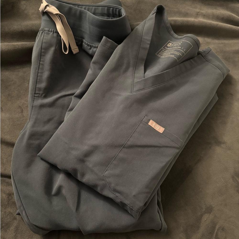 Figs Scrub Set